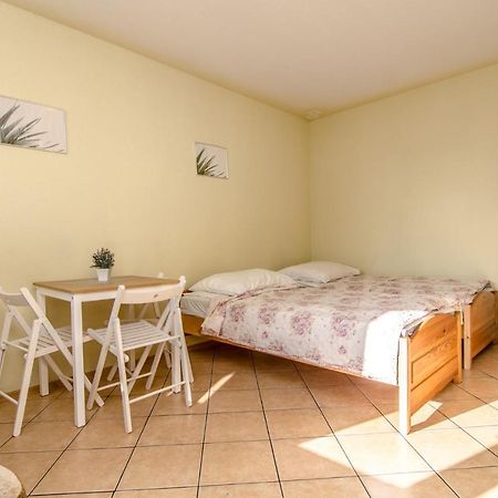 Pokoje Goscinne Jedrus Großmöllen Exterior foto